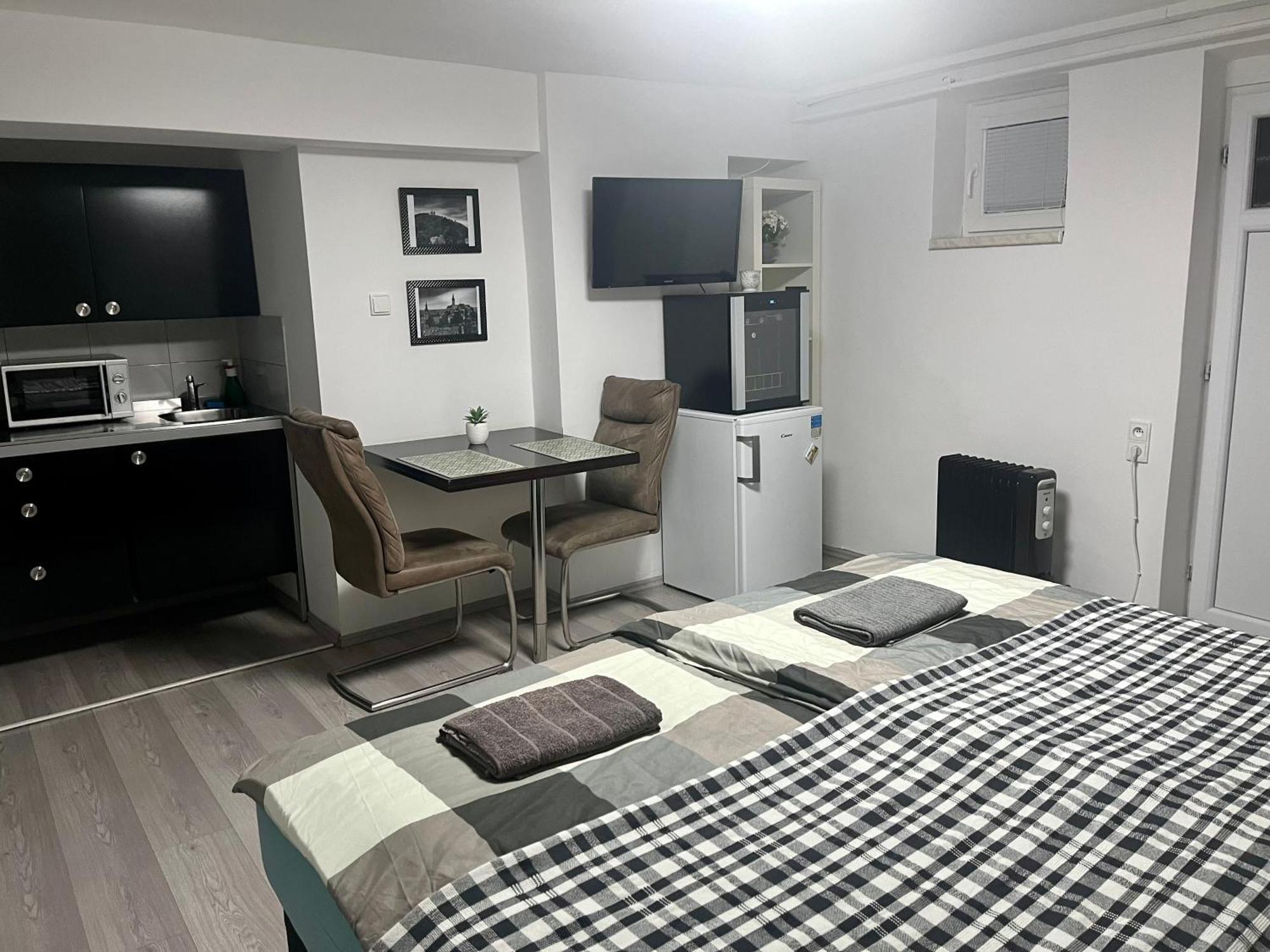 Apartmanek Patricie Room With Kitchenette Suitable For 2 Adults And 2 Children Mikulov Extérieur photo